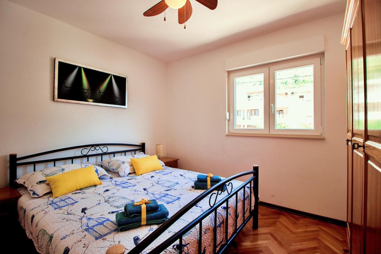 Sandy Beach Apartments Дуче Екстер'єр фото