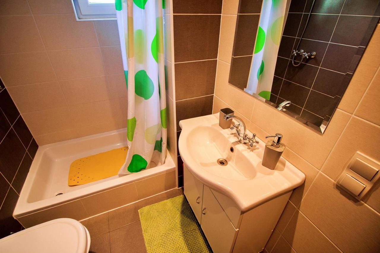 Sandy Beach Apartments Дуче Екстер'єр фото