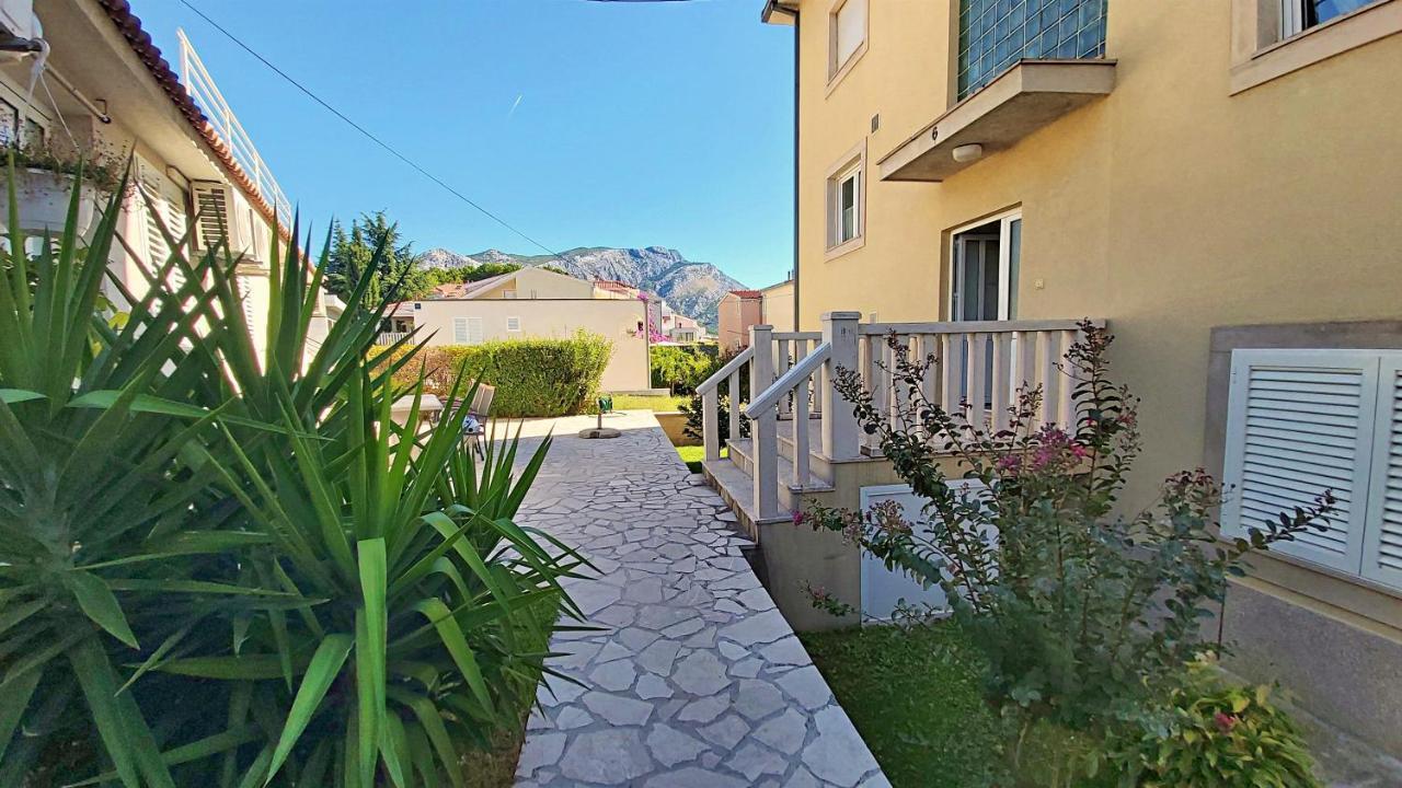 Sandy Beach Apartments Дуче Екстер'єр фото