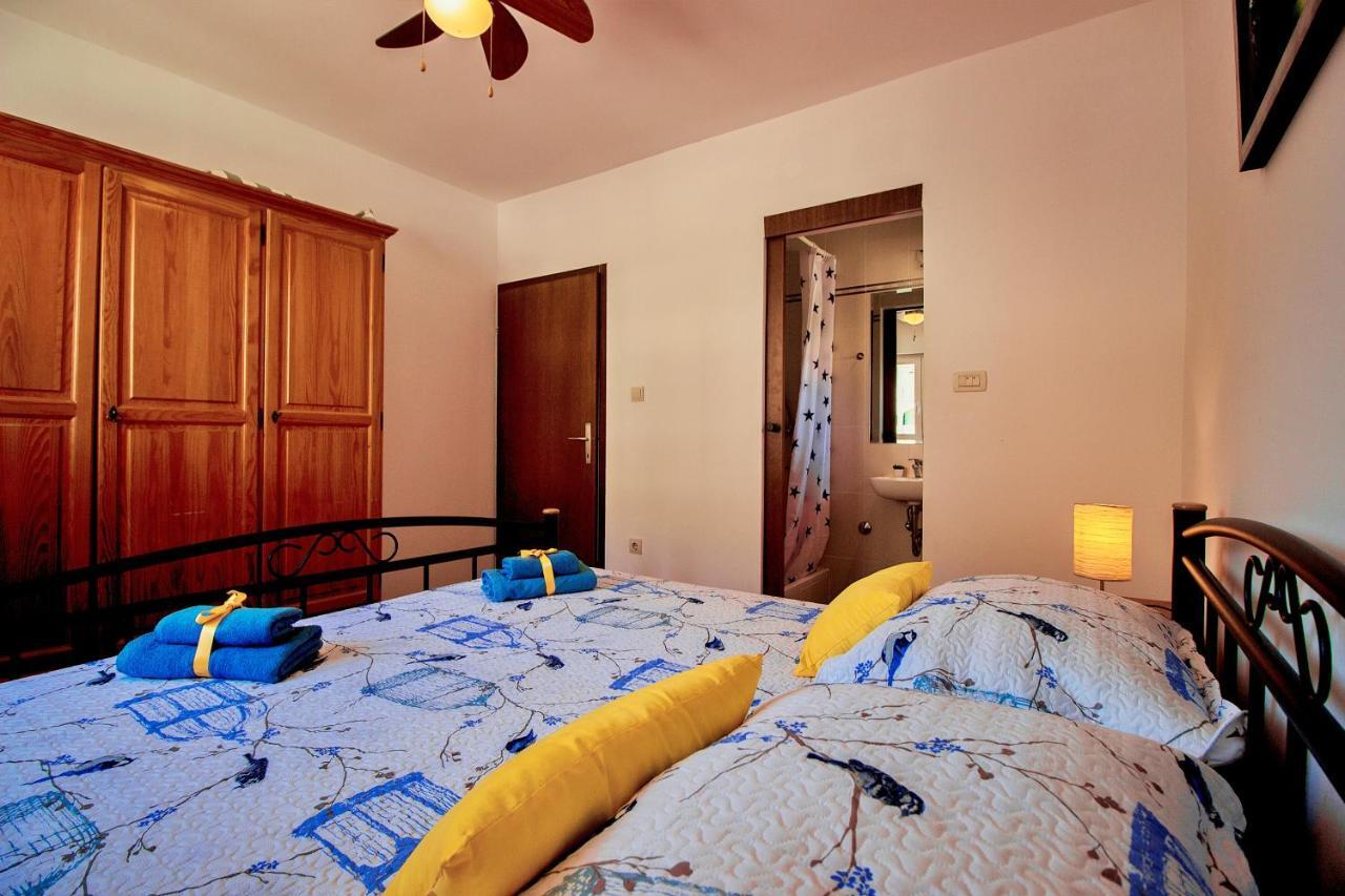 Sandy Beach Apartments Дуче Екстер'єр фото