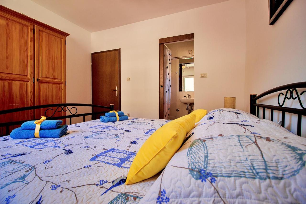 Sandy Beach Apartments Дуче Екстер'єр фото